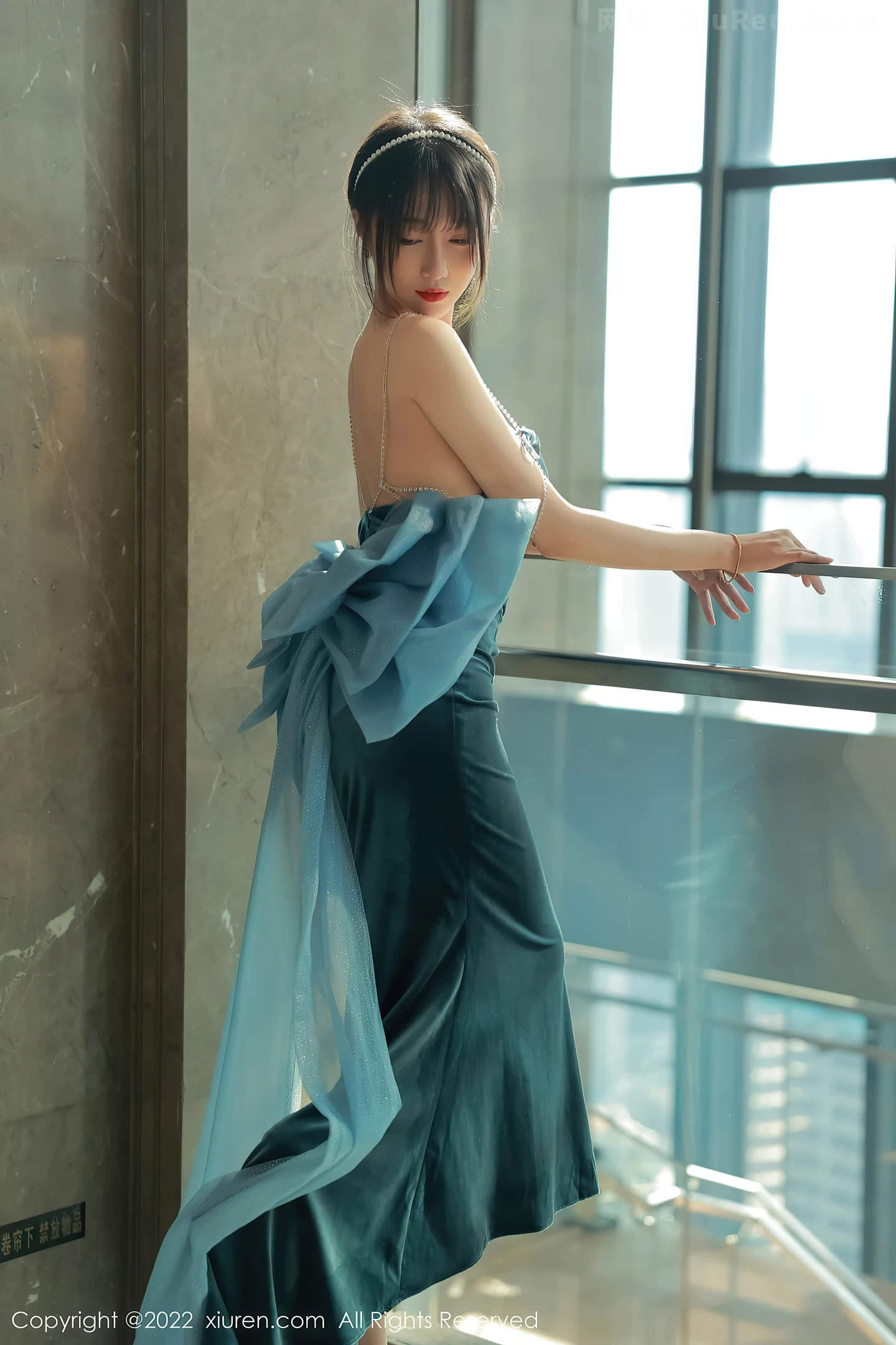 图片[3]-[XiuRen秀人网] VOL.5493 模特玥儿玥er香格里拉旅拍暗绿色吊带长裙秀完美身材诱惑写真59P-秀人网官方网站